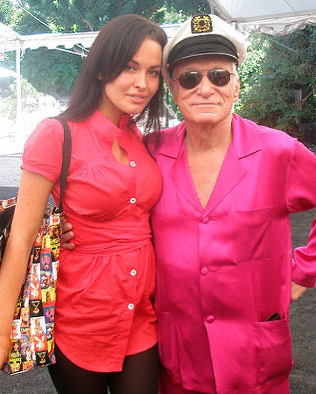 Гаряча Даша Астаф'єва оприлюднила свої архівні обкладинки Playboy (18+) - фото 320354