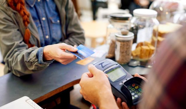 Залишити чайові тепер можна у безготівковій формі - фото 320472