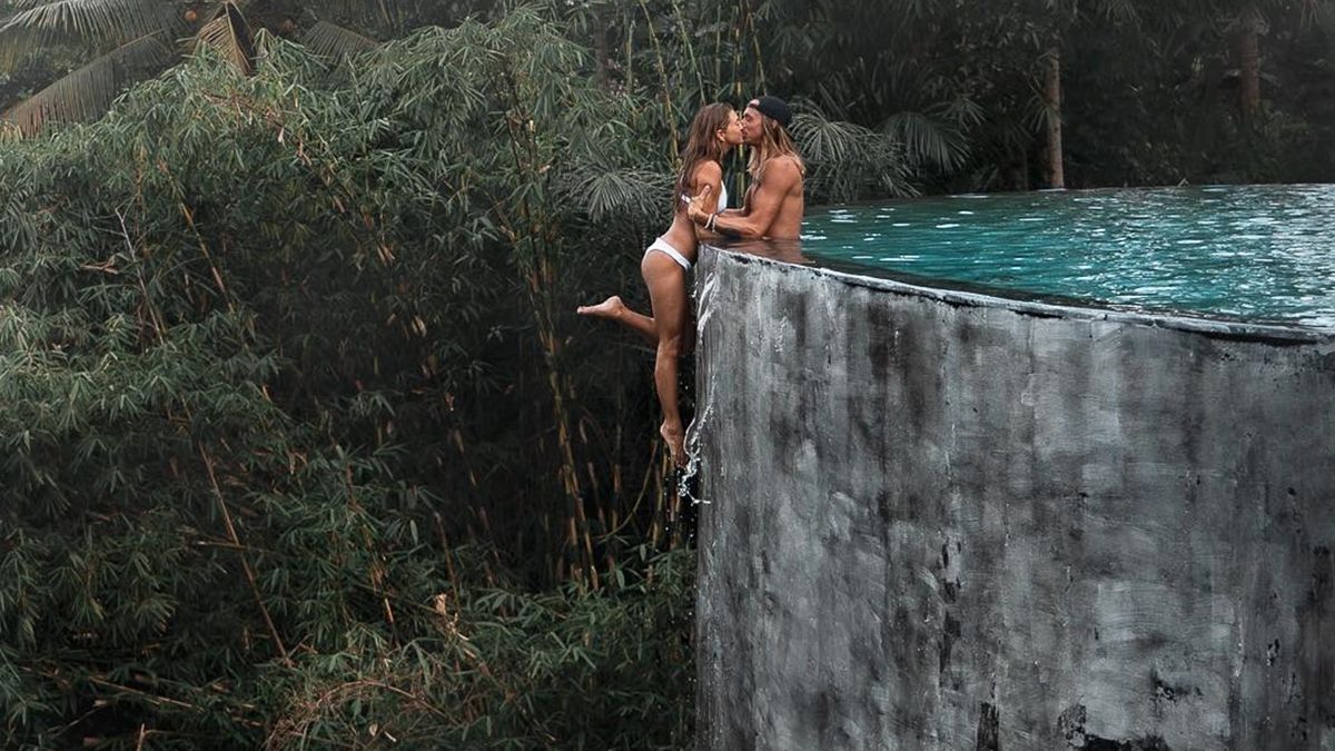 Дівчина розгнівала своїх шанувальників небезпечним знімком - фото 1