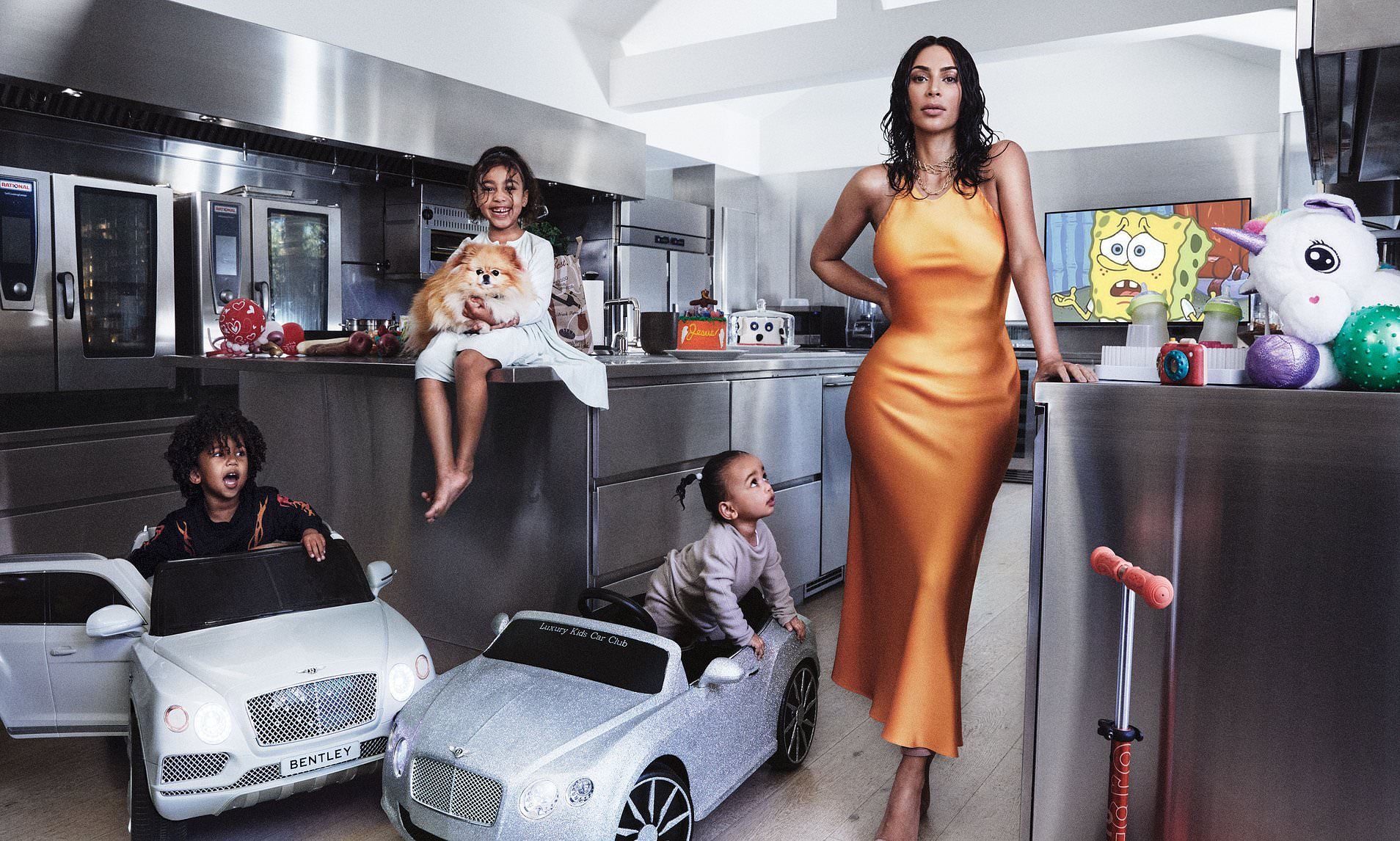 Нарешті одягнена: зірка реаліті-шоу знялася для глянцю