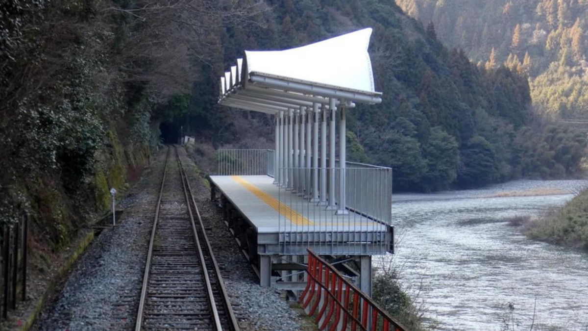 Станція розташована на мосту і має назву Seiryu-Miharashi - фото 1