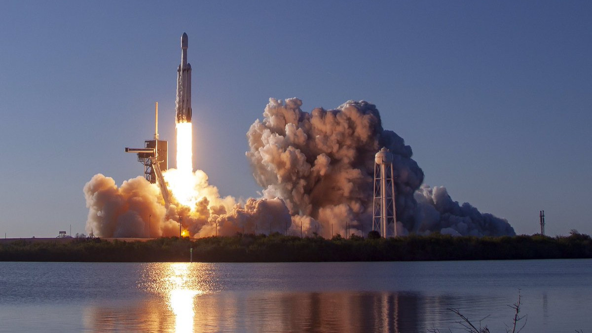 SpaceX запутила на орбіту супутник - фото 1