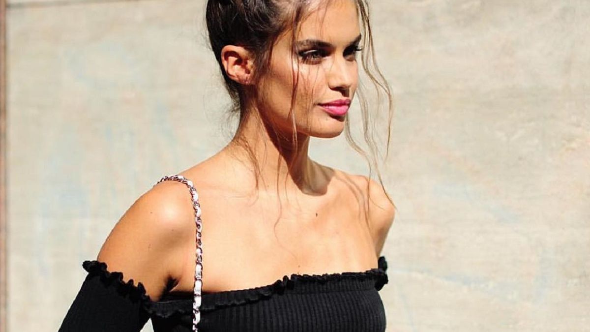 Ангел Victoria's Secret похизувалась формами у бікіні