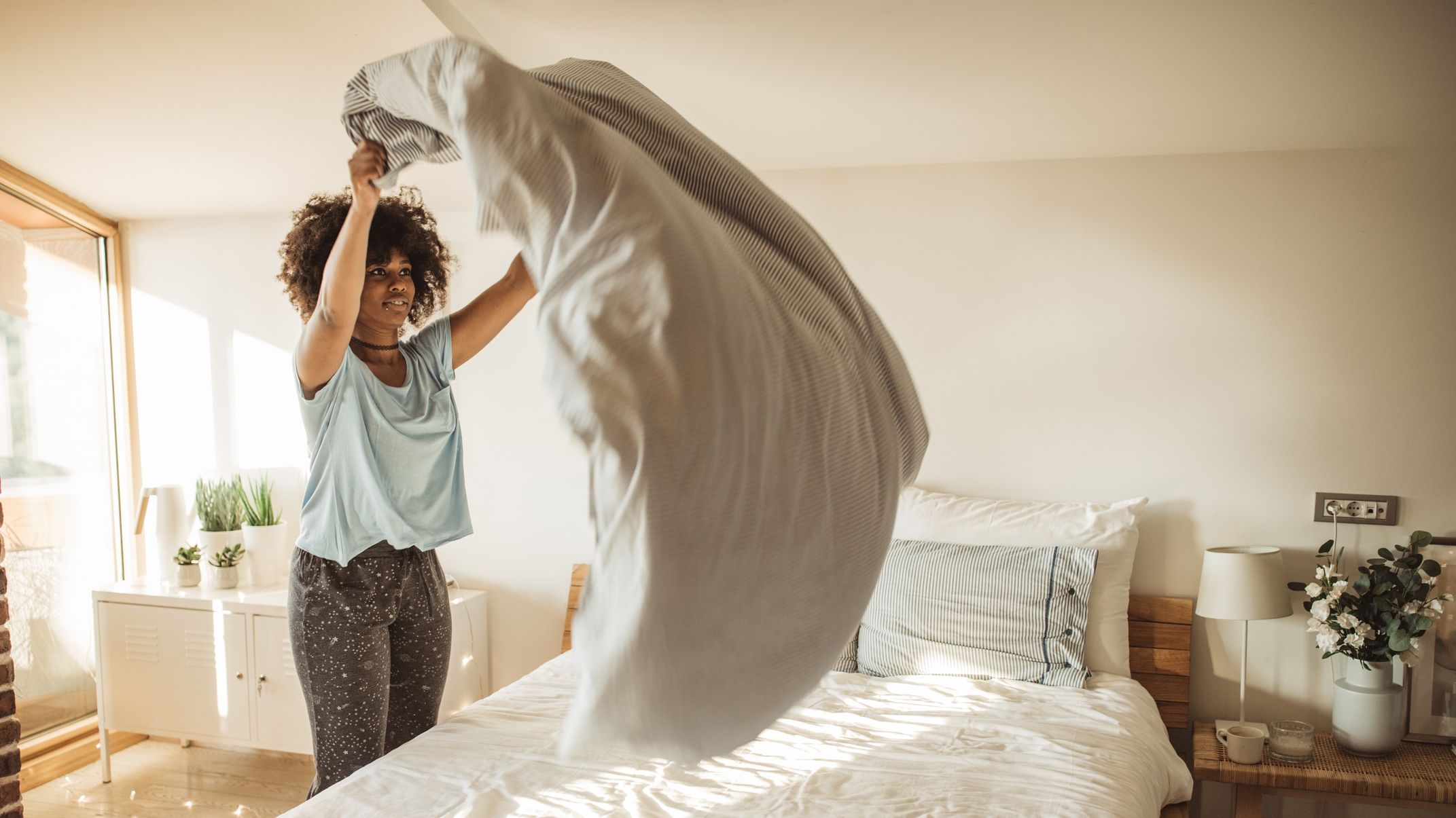 Чому не треба заправляти ліжко вранці