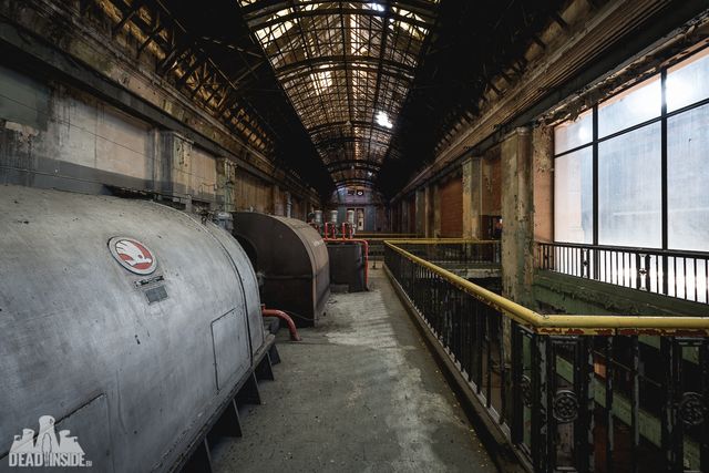 Як виглядає одна із найбільших забутих електростанцій Польщі: вражаючі фото - фото 321318