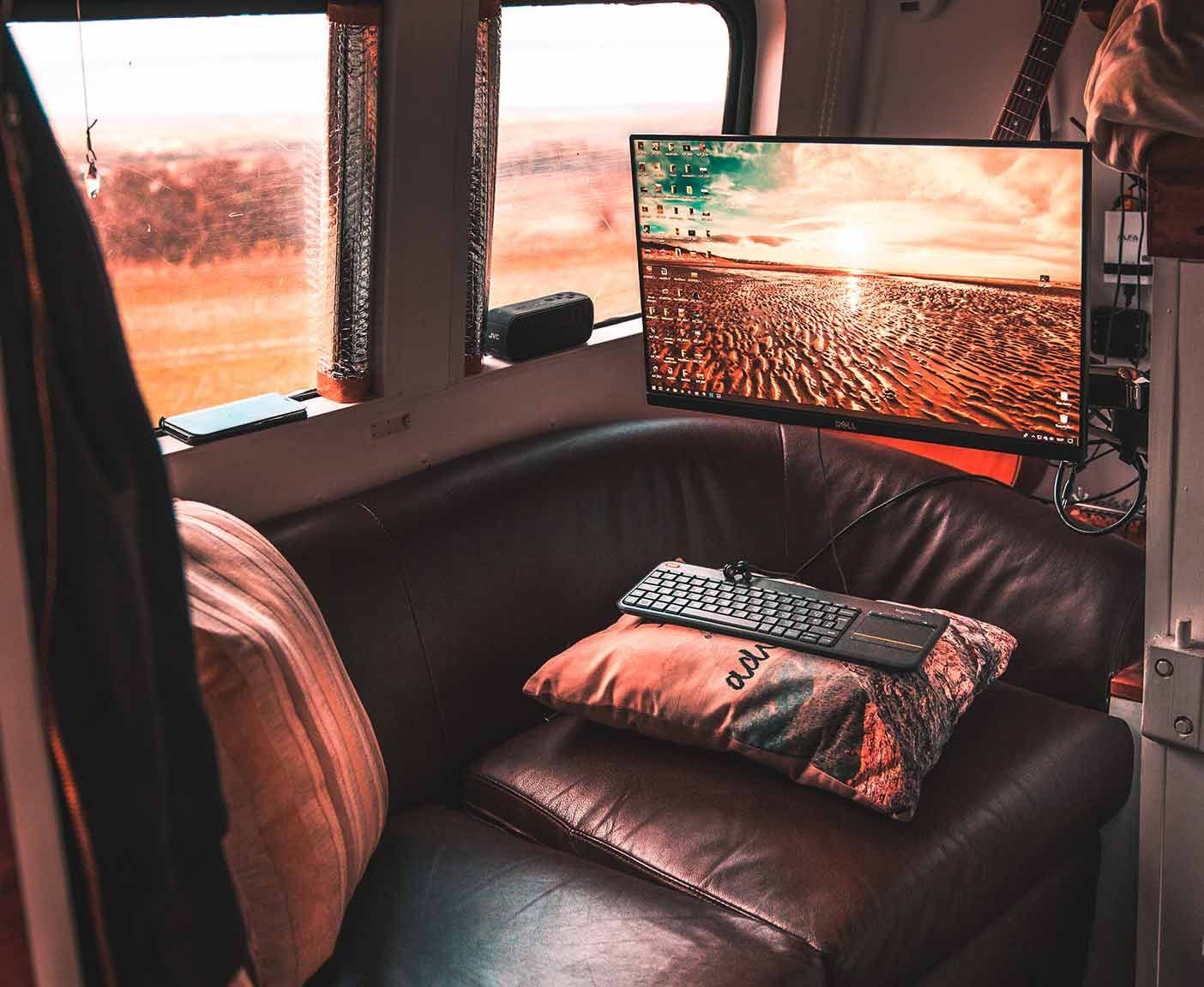 Як авто перетворилось у дім на колесах - фото 1