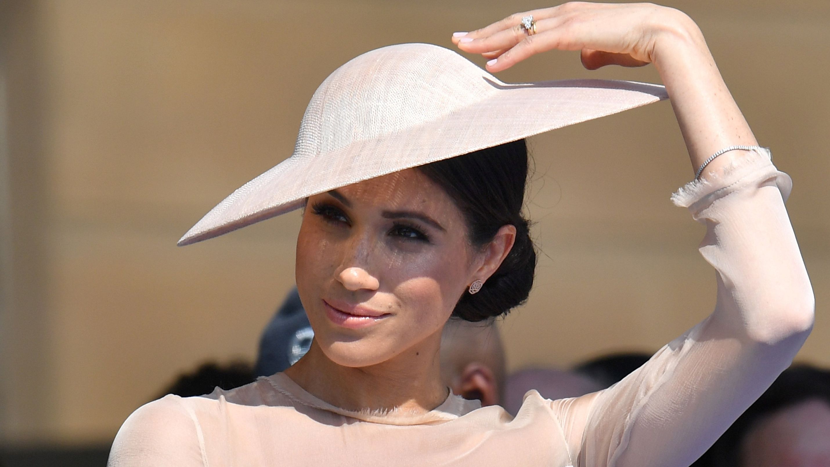 Перша у королівській родині: Меган Маркл здивувала заявою про незвичайні пологи