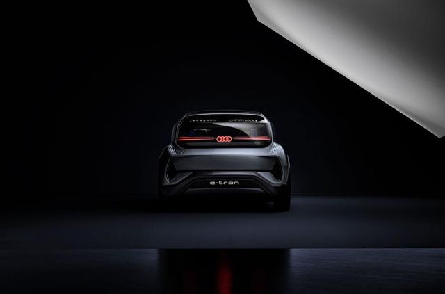 Audi показала конкурента електричного Volkswagen ID - фото 321474