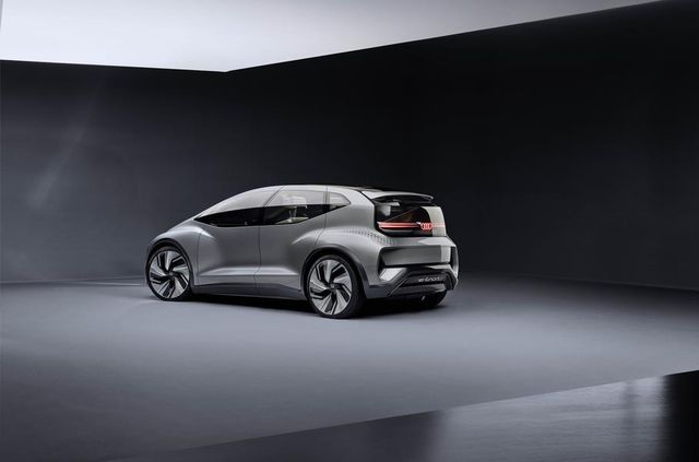 Audi показала конкурента електричного Volkswagen ID - фото 321481