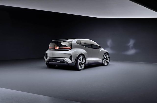 Audi показала конкурента електричного Volkswagen ID - фото 321482