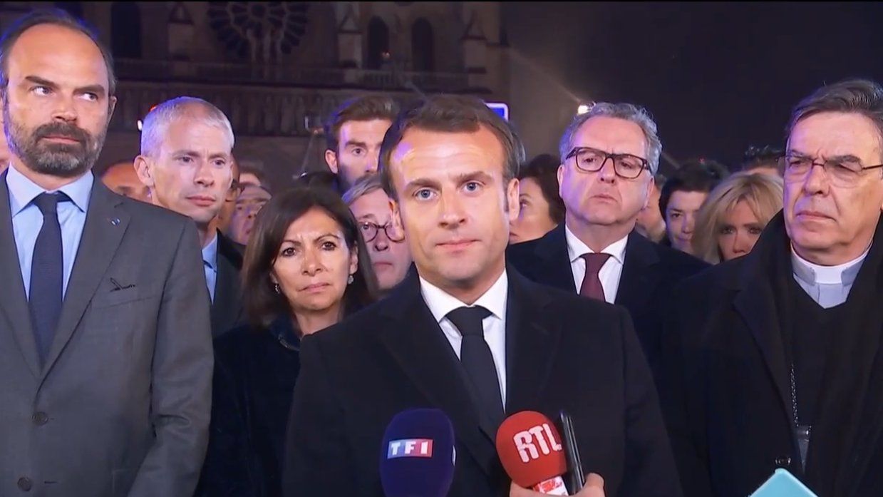 Пожежа у Нотр-Дамі: французький журнал показав карикатуру з Макроном