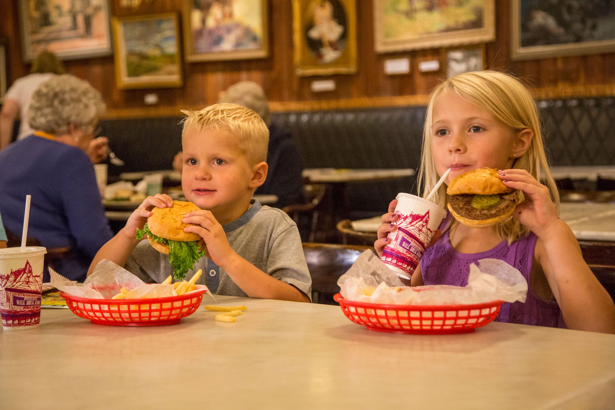 Як відучити підлітка від фастфуду: поради психологів