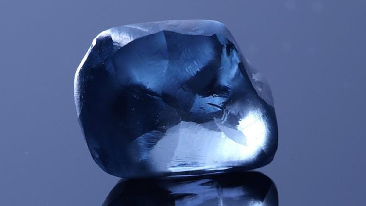 Знайдено рідкісний синій алмаз - фото 1