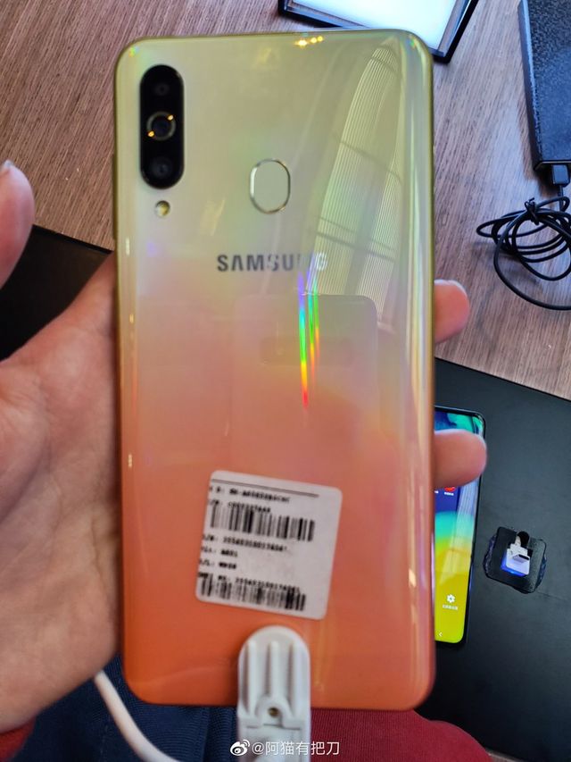 Samsung Galaxy A60: потужний процесор, великий екран, а також круті камери - фото 322077