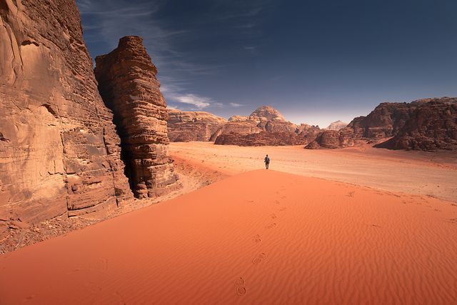 Фотограф показав пейзажі Марсу на нашій планеті: вражаючі кадри - фото 322192