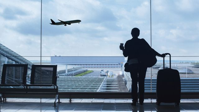 Авіакомпаніям пропонують важити людей перед вильотом для економії палива - фото 322265