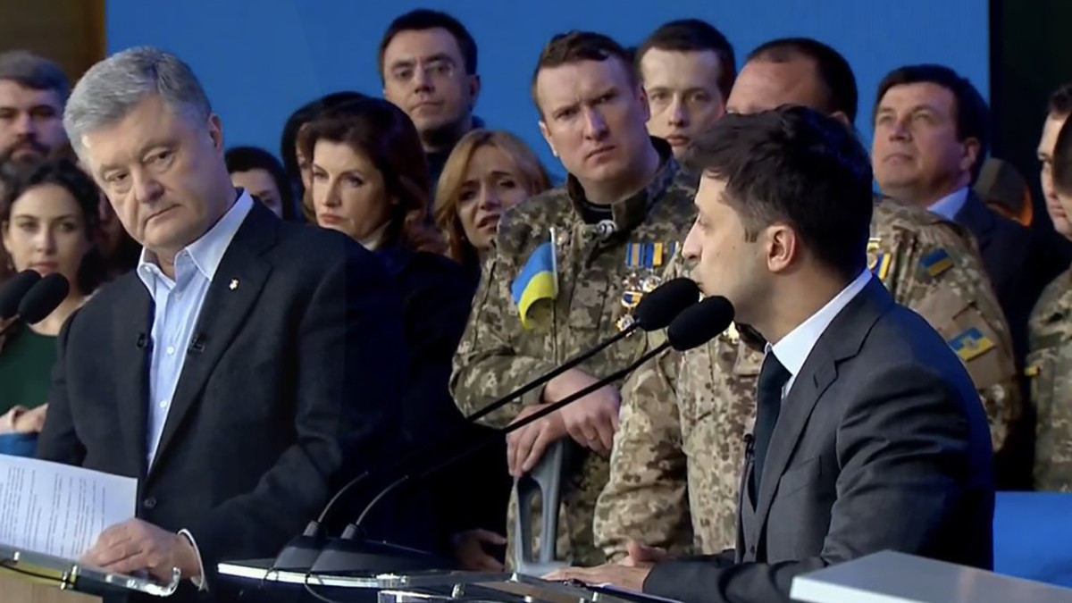 Зеленський і Порошенко на дебатах 19 квітня - фото 1