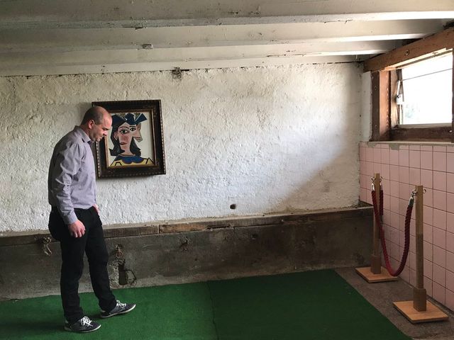 Швейцарець повісив картину Пікассо у сараї: фотофакт - фото 322727