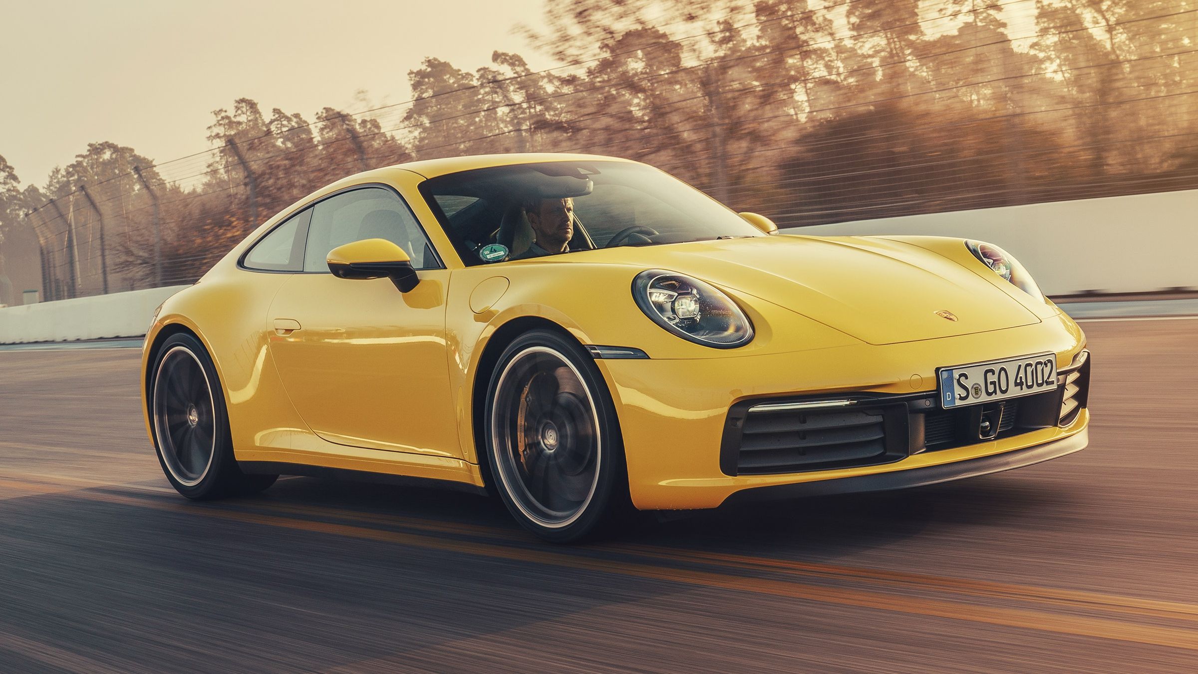 На розгін до першої сотні такому спорткару потрібно всього 3,7 сек - фото 1