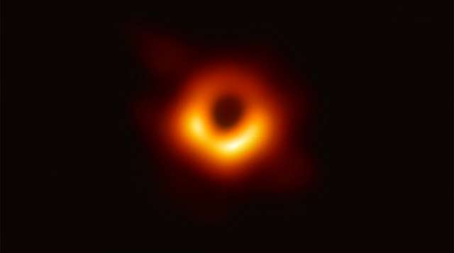 Вчені обрали ім'я для першої сфотографованої чорної діри в історії людства - фото 323229