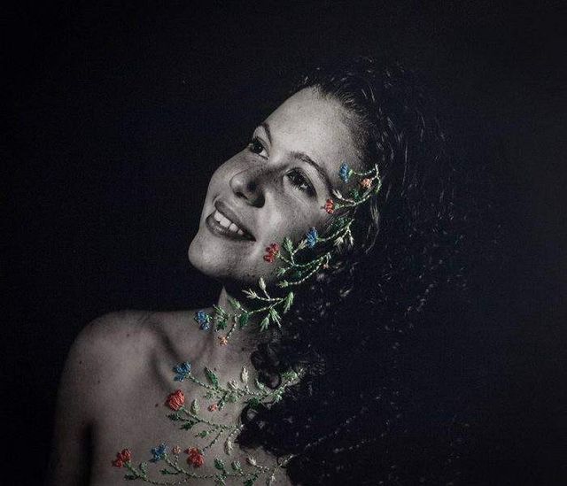 Художниця знайшла спосіб поєднати фотографію і вишивку - фото 323471