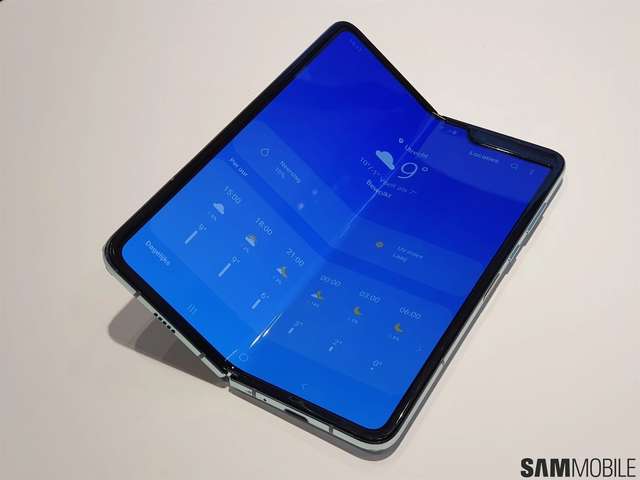 iFixit назвали ймовірну причину виходу з ладу дисплеїв смартфонів Samsung Galaxy Fold - фото 323727