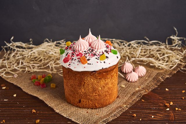 Паску можна прикрасити зефіром або безе - фото 323754