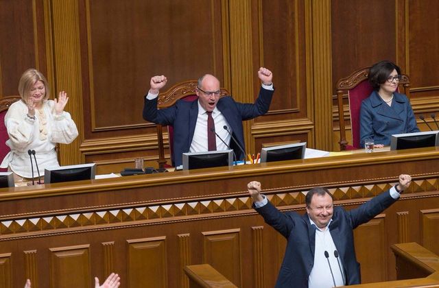 Верховна Рада після голосування 25 квітня - фото 323820