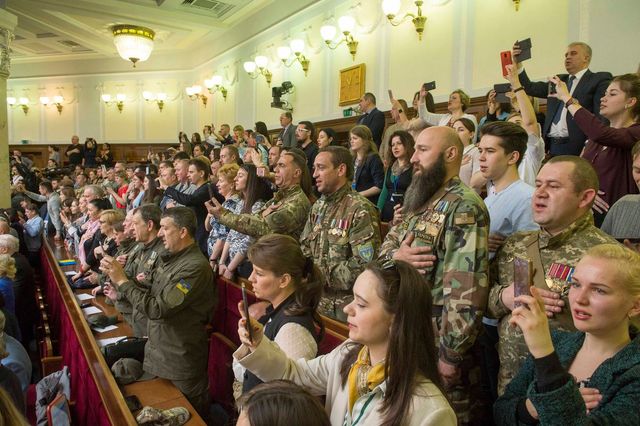 У Раді були присутні активісти та військові - фото 323827