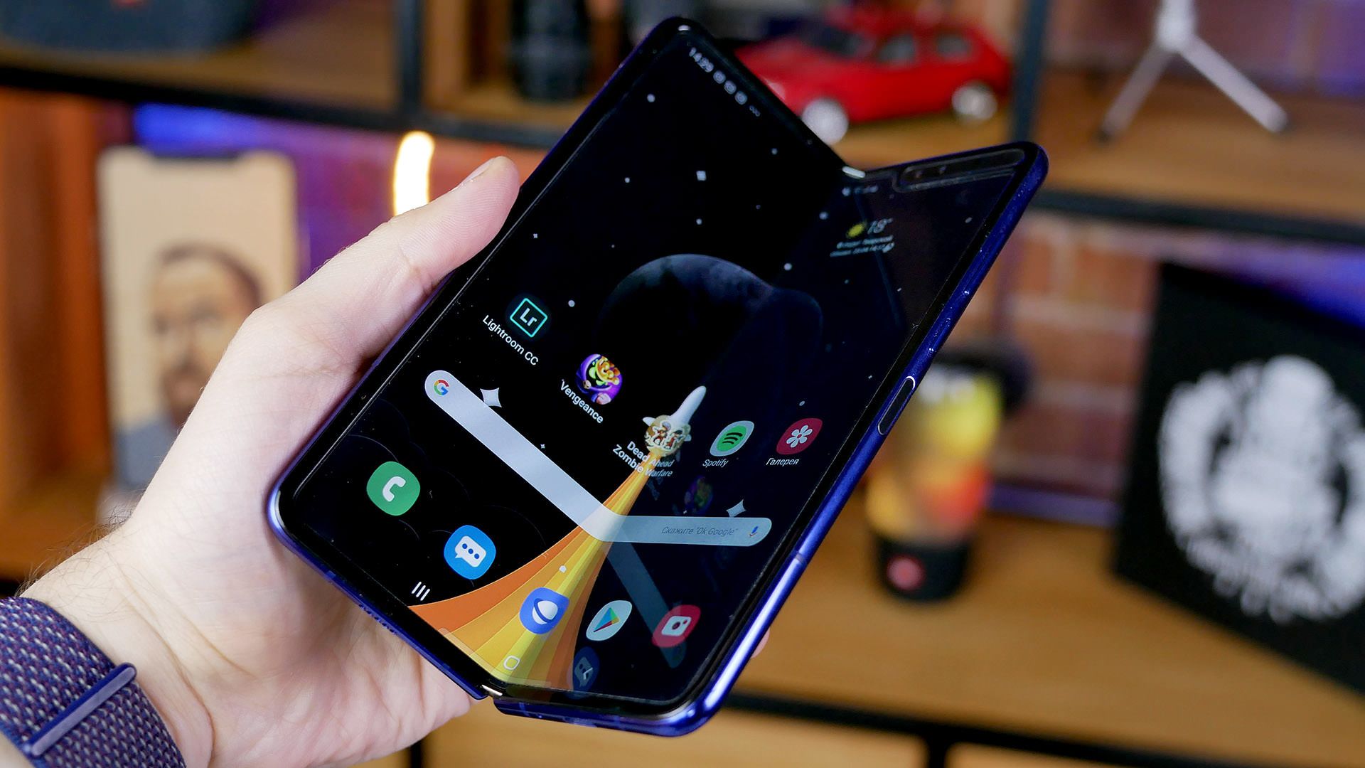 Samsung лихоманить: iFixit видалив огляд Galaxy Fold зі свого сайту