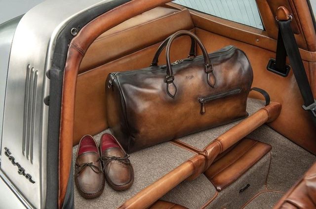 Розкішний Porsche 911 пустять з молотка за шалену суму - фото 324169