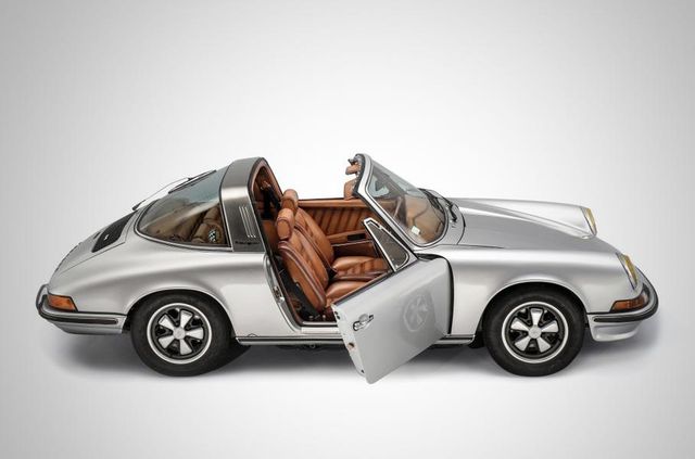 Розкішний Porsche 911 пустять з молотка за шалену суму - фото 324176