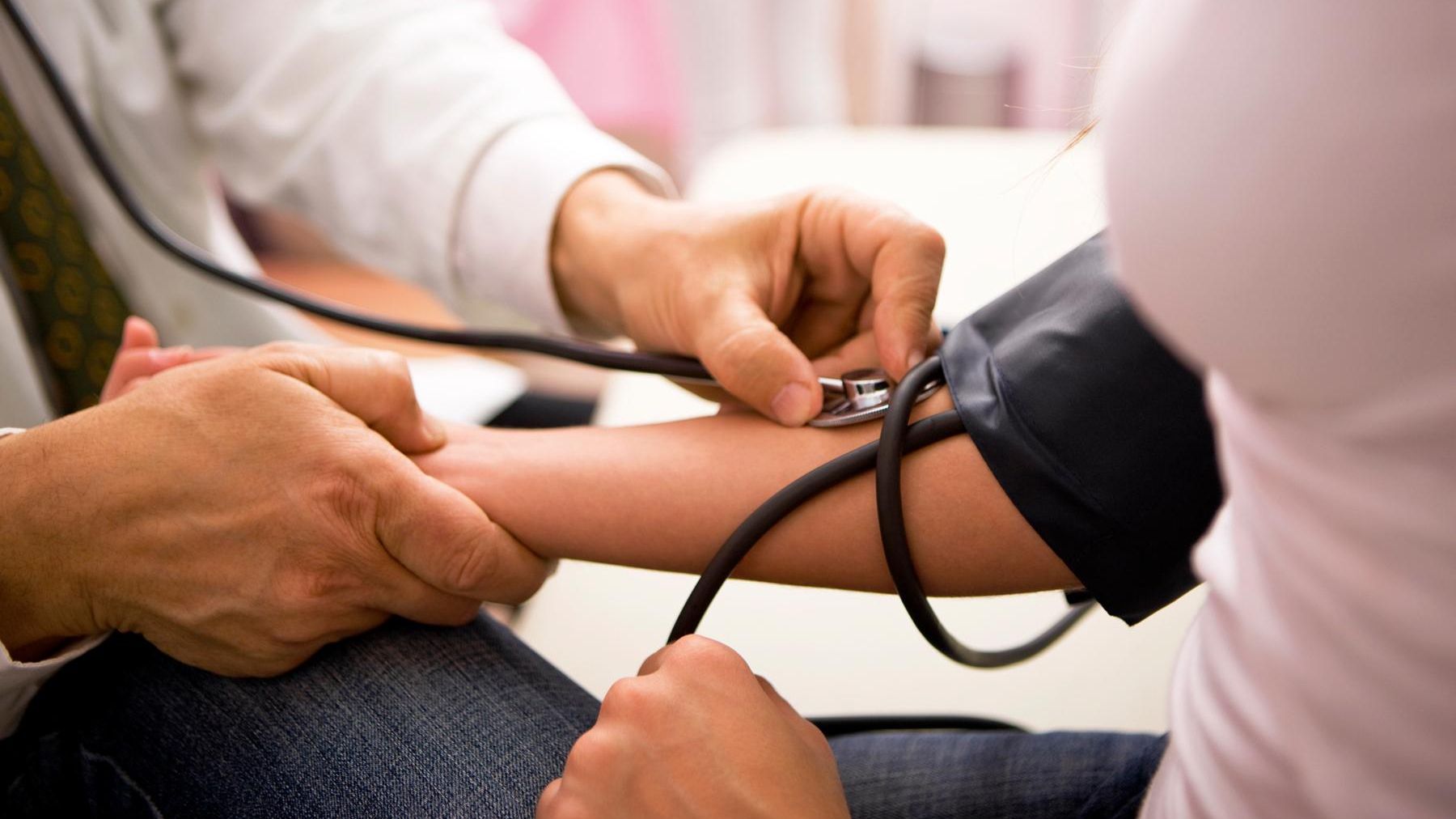 Цей простий напій допоможе нормалізувати тиск