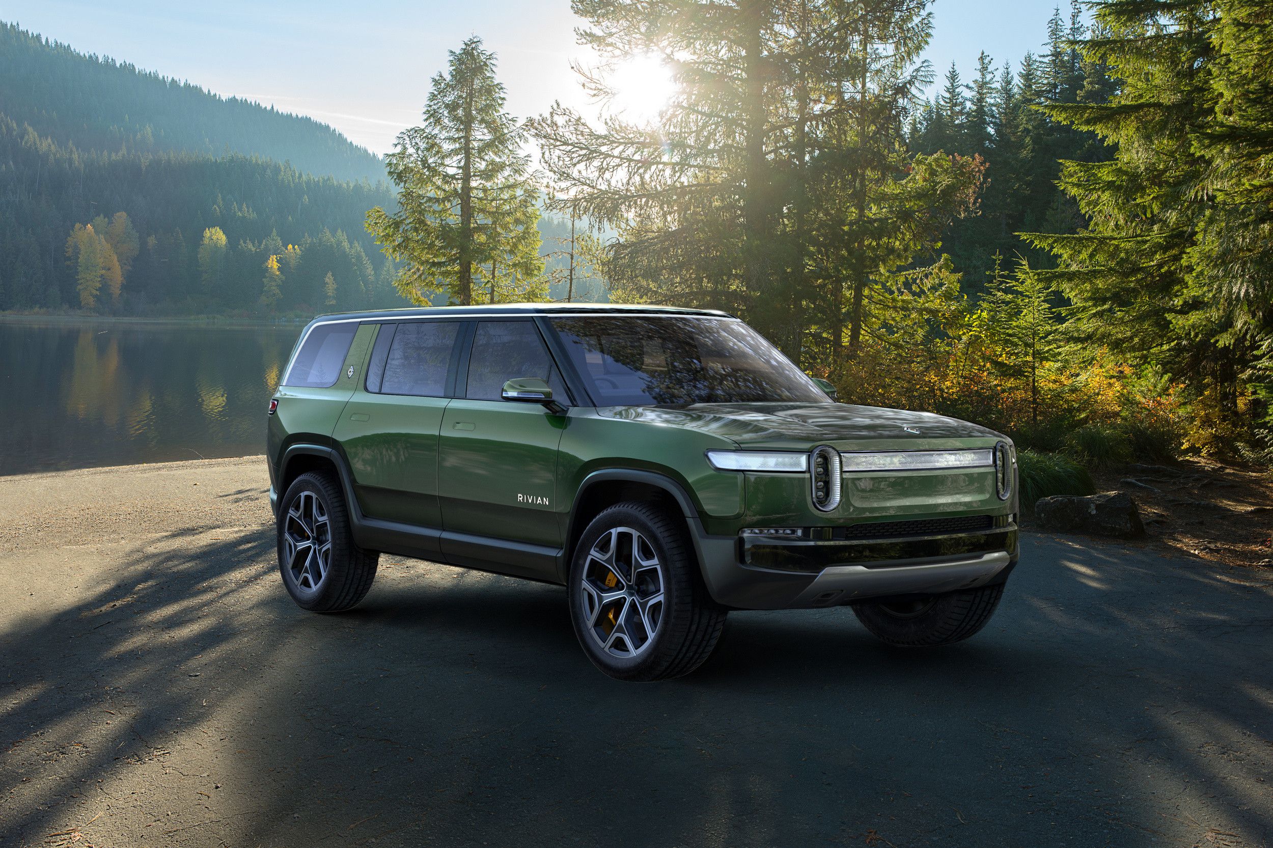 Ford буде використовувати платформу Rivian для своїх електромобілів - фото 1