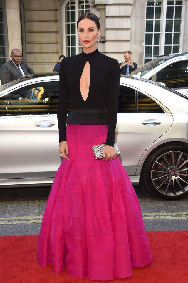 Шарліз Терон вийшла у світ в прозорому міні-платті - фото 324263