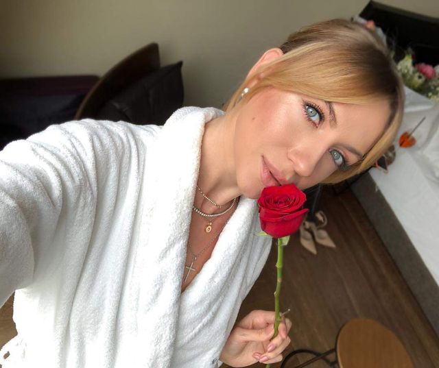 Леся Нікітюк потішила відвертим декольте - фото 324288