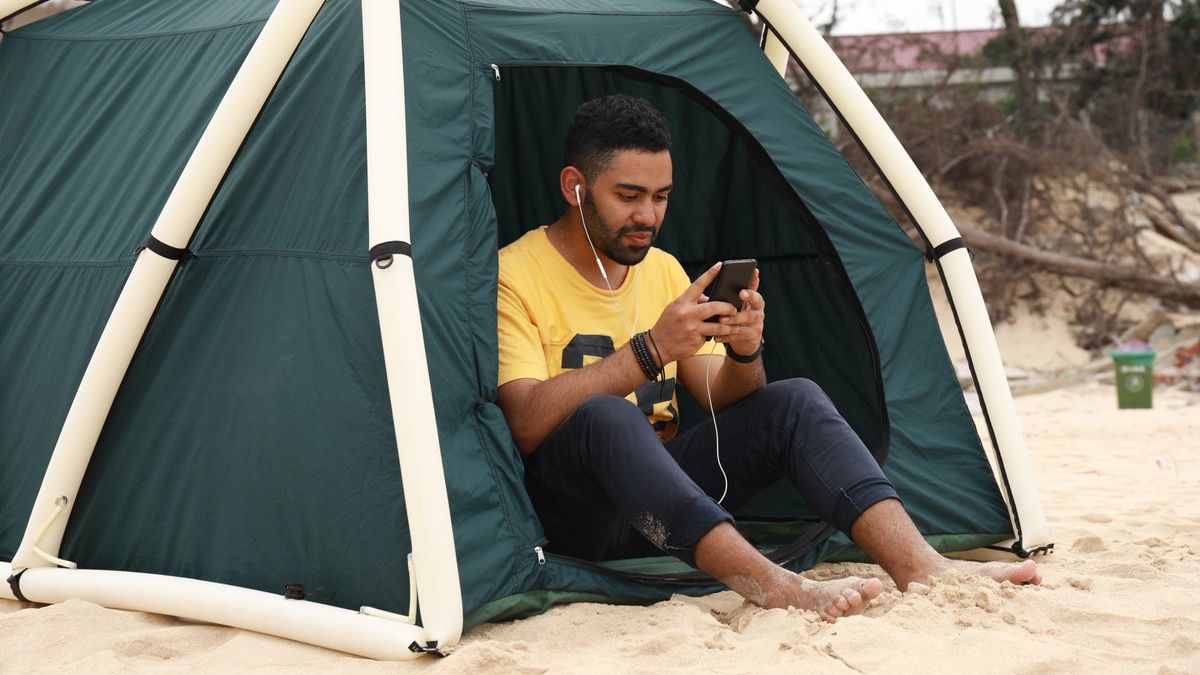 Крутий похідний намет, який можна зібрати лише за хвилину