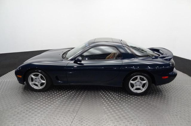 25-річну Mazda RX-7 продали за ціну нового Porsche - фото 324464