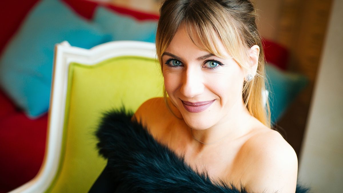 Леся Нікітюк приміряла прозору сукню