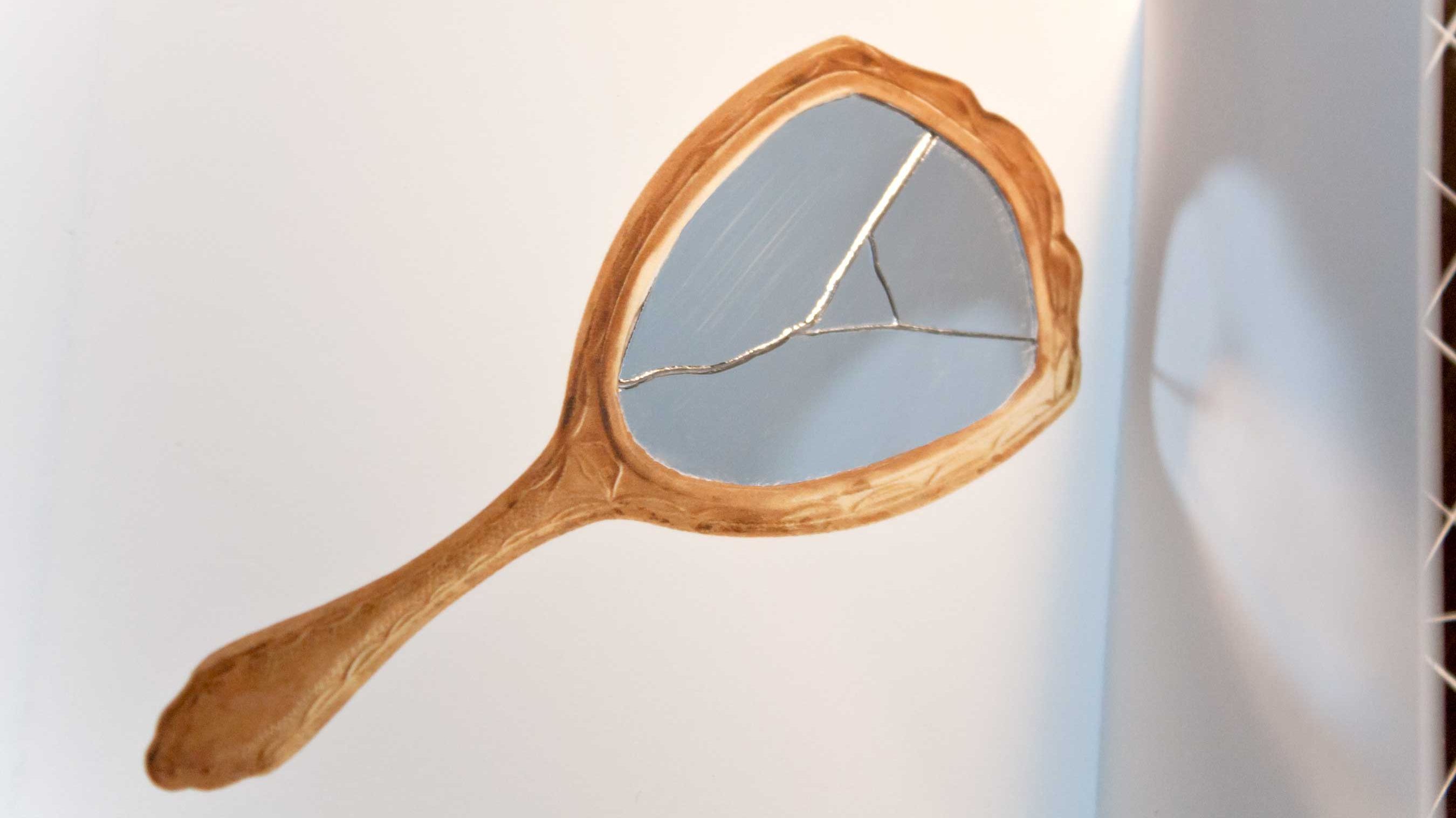 Ці речі не можна зберігати вдома: викиньте їх