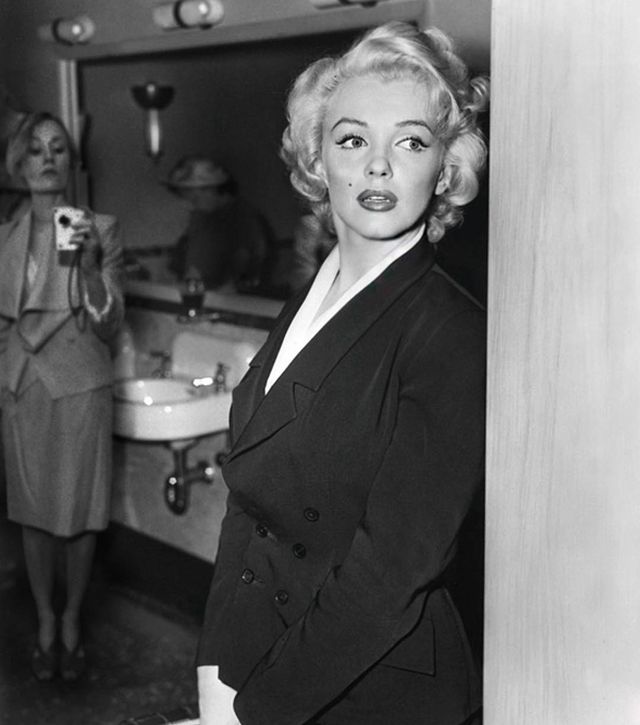 Фотограф робить неймовірно реалістичні селфі з зірками за допомогою фотошопу - фото 324717