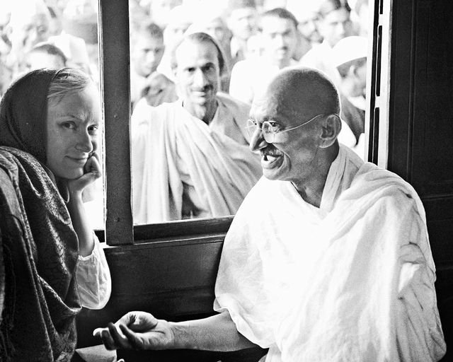 Фотограф робить неймовірно реалістичні селфі з зірками за допомогою фотошопу - фото 324719