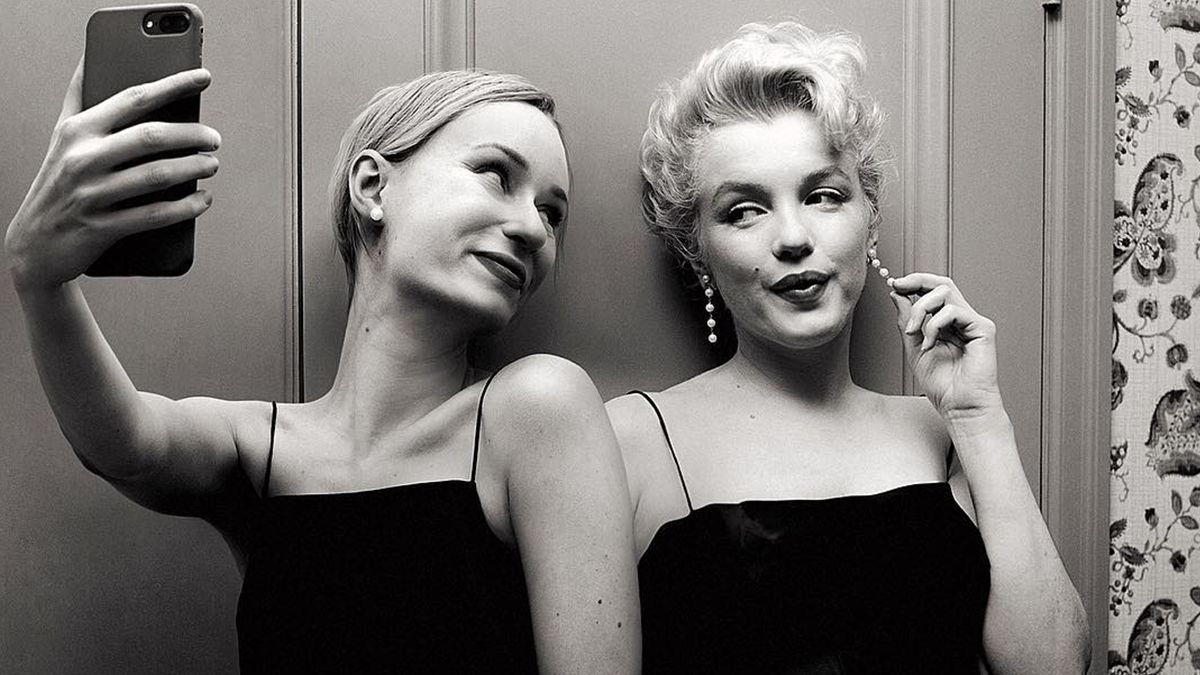 Фотограф робить неймовірно реалістичні селфі з зірками за допомогою фотошопу