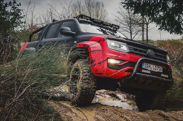 Volkswagen Amarok перетворили на широченний двометровий позашляховик - фото 325222