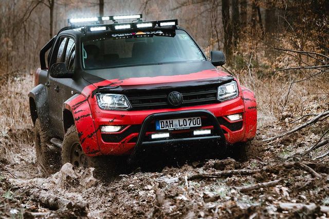 Volkswagen Amarok перетворили на широченний двометровий позашляховик - фото 325225