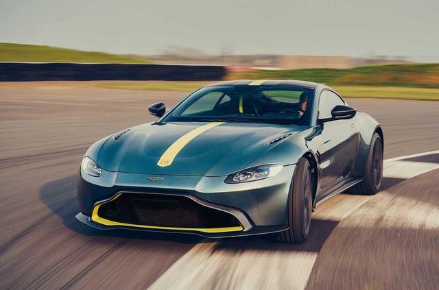 Aston Martin випустив особливу версію популярного купе Vantage - фото 325444