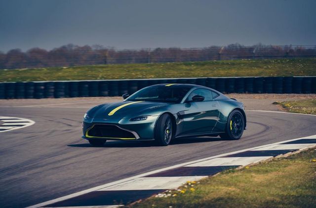 Aston Martin випустив особливу версію популярного купе Vantage - фото 325447