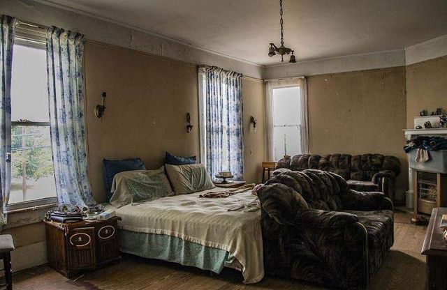 У цей будинок десятиліттями не ступала нога людини - фото 325502