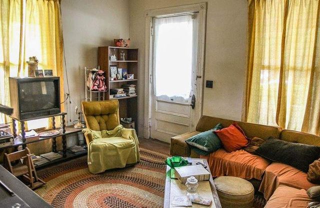 У цей будинок десятиліттями не ступала нога людини - фото 325506