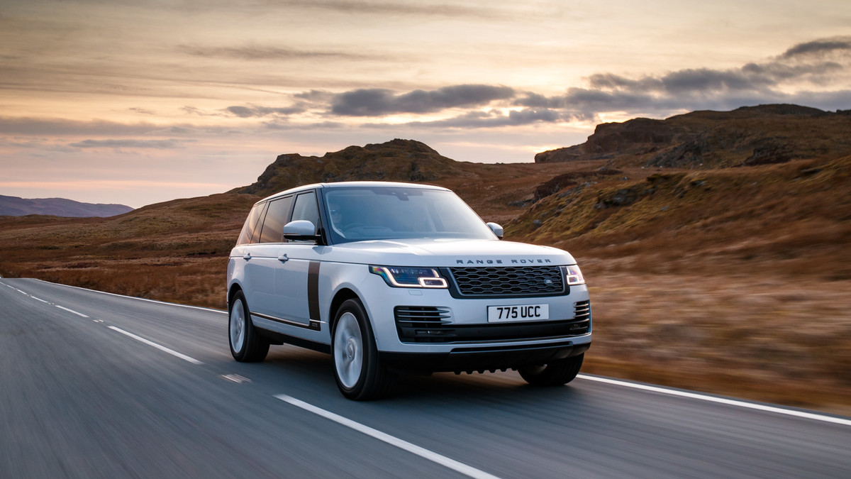 Новий Range Rover оснастили гібридною силовою установкою - фото 1
